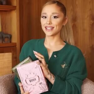 Wicked Paul Tazewell Green Soft Embroidered Wizard Of Oz Elphaba Cardigan MEDIUM